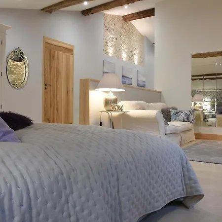 Girauderies D'hotes/b+b Bed and breakfast