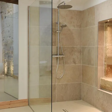 Girauderies D'hotes/b+b Bed & Breakfast